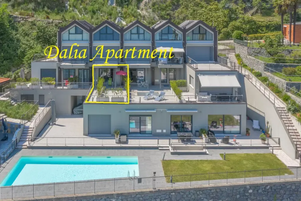 appartamento con terrazza e piscina a Cremia