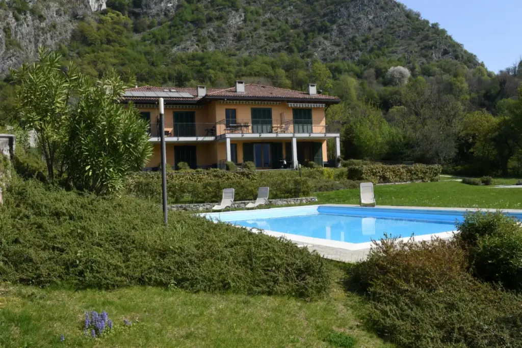 appartamento con terrazza a Tremezzina