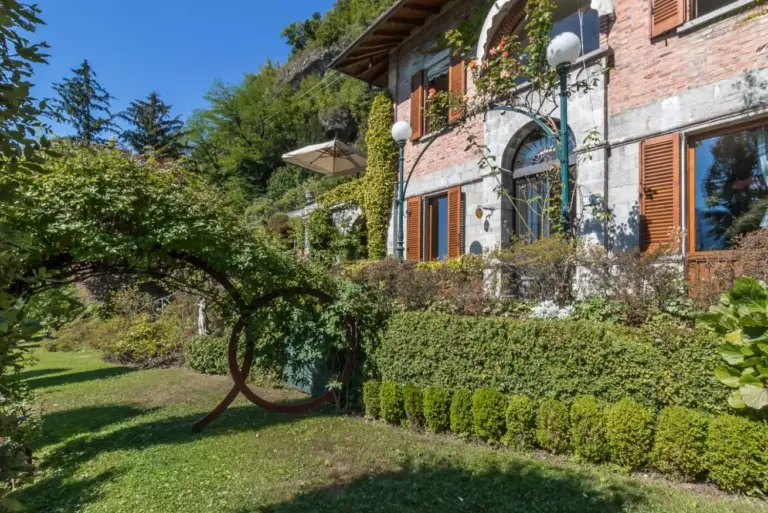 Villa con parco privato a Griante, Villa Gilda, giardino vista lago di Como su Bellagio
