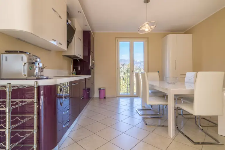 Apartment Tulipani 13: Appartamento per Famiglie con Vista Lago in Tremezzina, 6 Ospiti