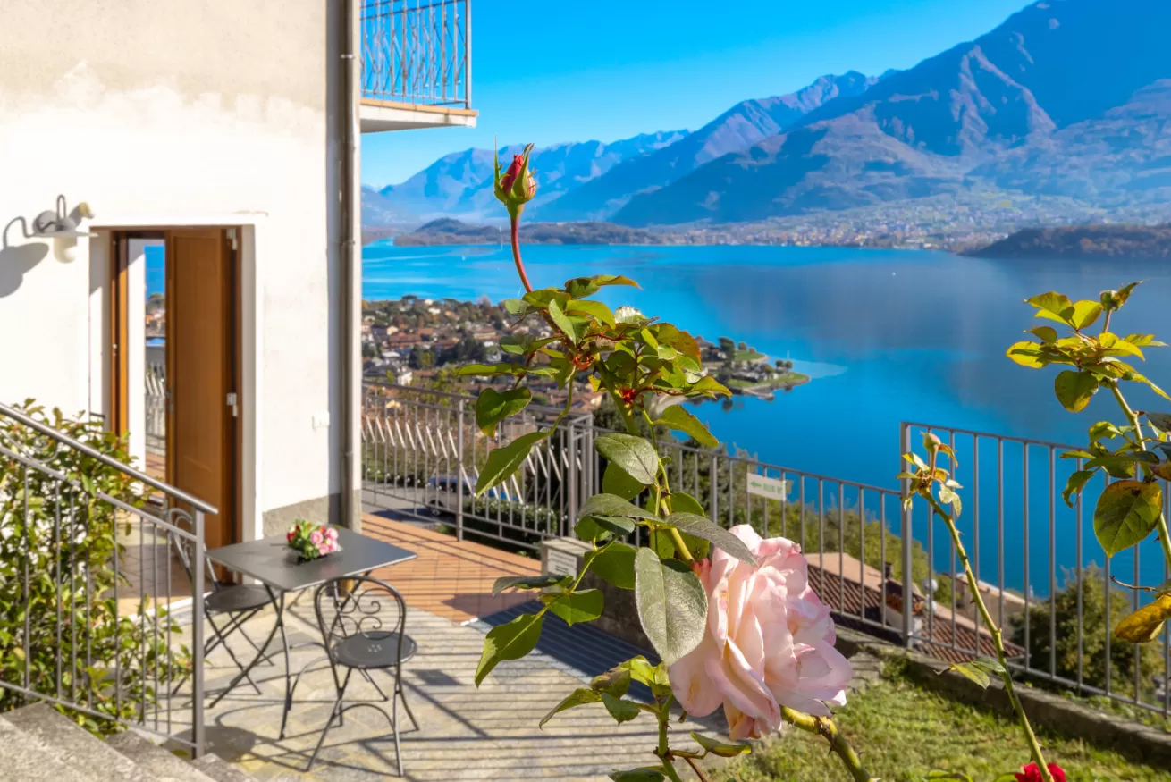 appartamento vista lago a Domaso