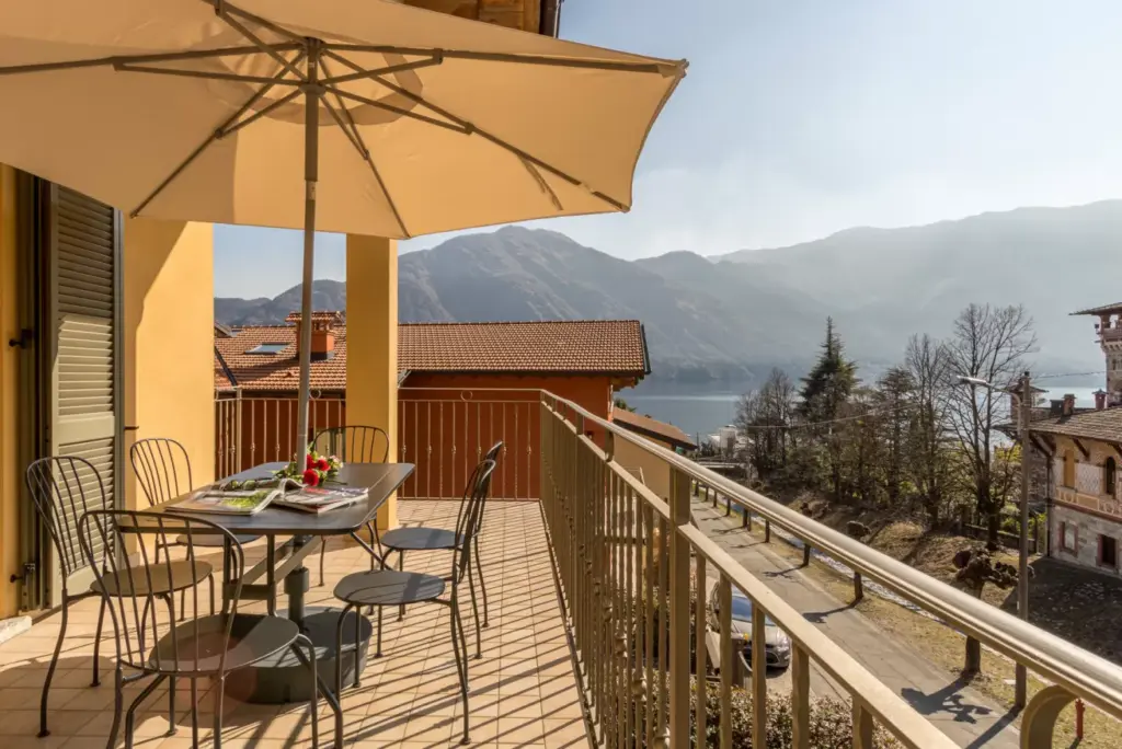 appartamento duplex vista lago Tremezzina — Tulipani 9, duplex mansardato con terrazzo, Lago di Como