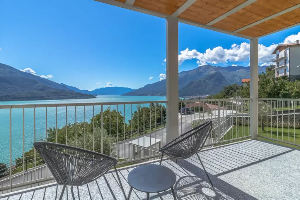 Appartamento di Design con Terrazza e Piscina sul Lago di Como | Apartment Veronika, with swimming pool and a private terrace with lake view - Domaso, Como Lake | Veronilka 1