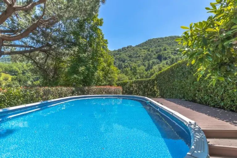 villa con piscina privata a Bellagio — Villa La Perla, dimora di lusso con vista Lago di Como